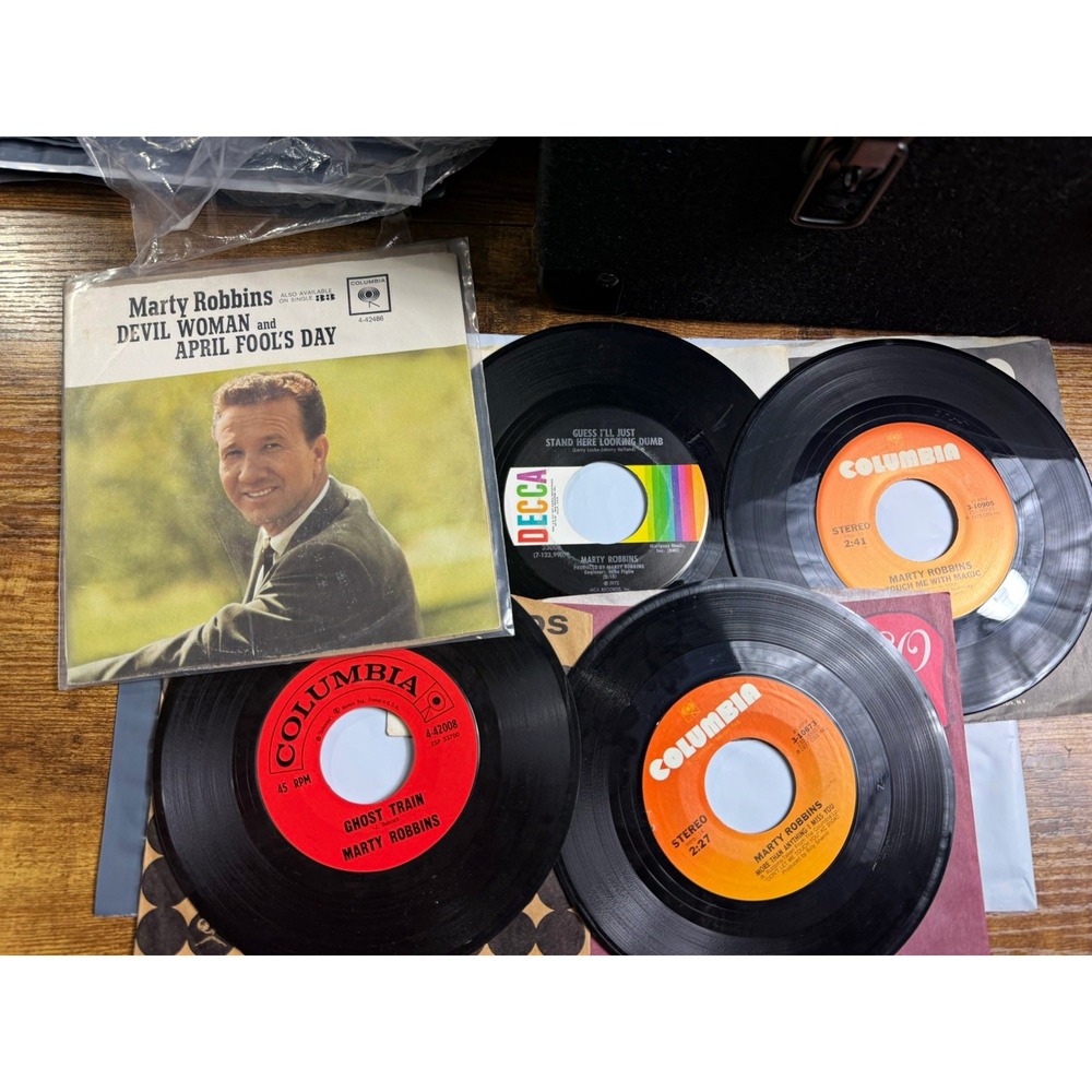 Lot of 5 vintage Marty Robbins 45 rpm vinyl records, 10 songs (z)